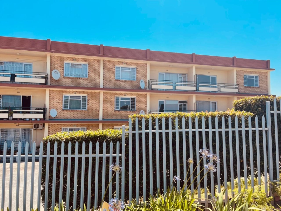 2 Bedroom Property for Sale in Bloemhof Western Cape